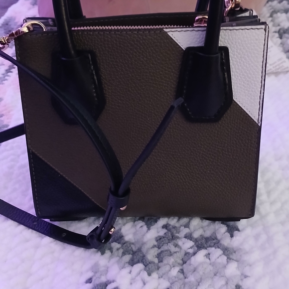 Authentic Michael Kors Extra-Small Mercer handbag - Picture 3 of 5